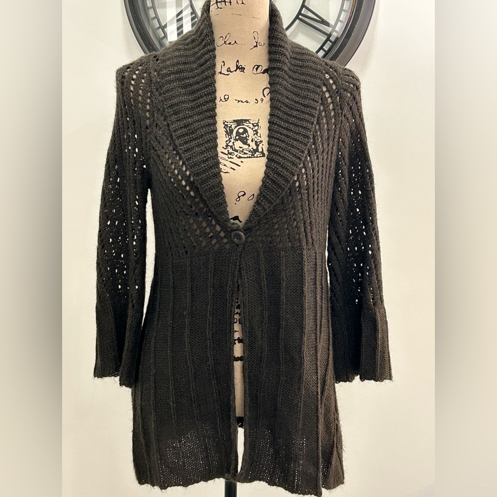 ISDA & CO  brown 1 button 3/4 sleeve cardigan
